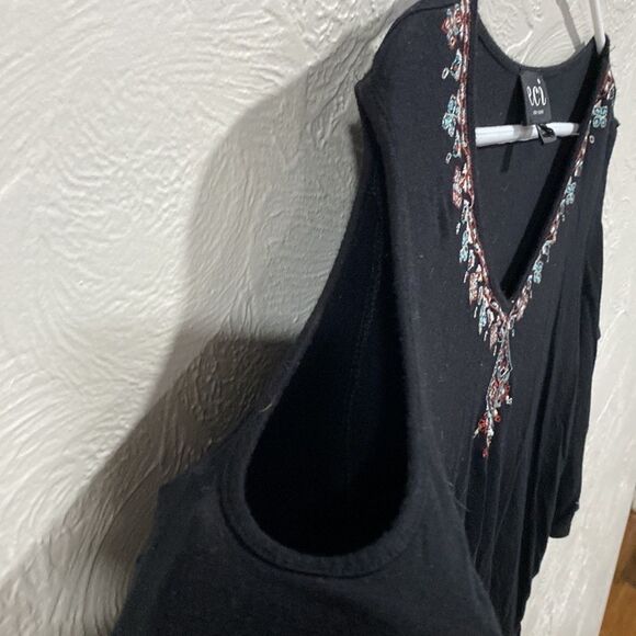 ECI New York black cold shoulder top with boho embroidery size large - Picture 4 of 6